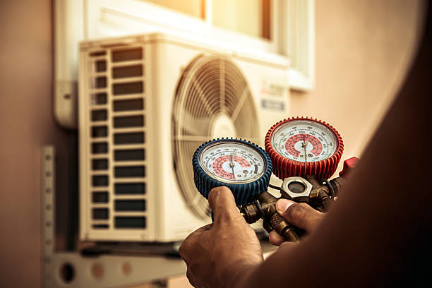 Professional Ac Installation technician working in Woodstock, CT